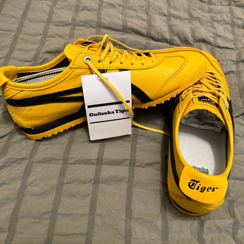 NWT Onitsuka Tiger!